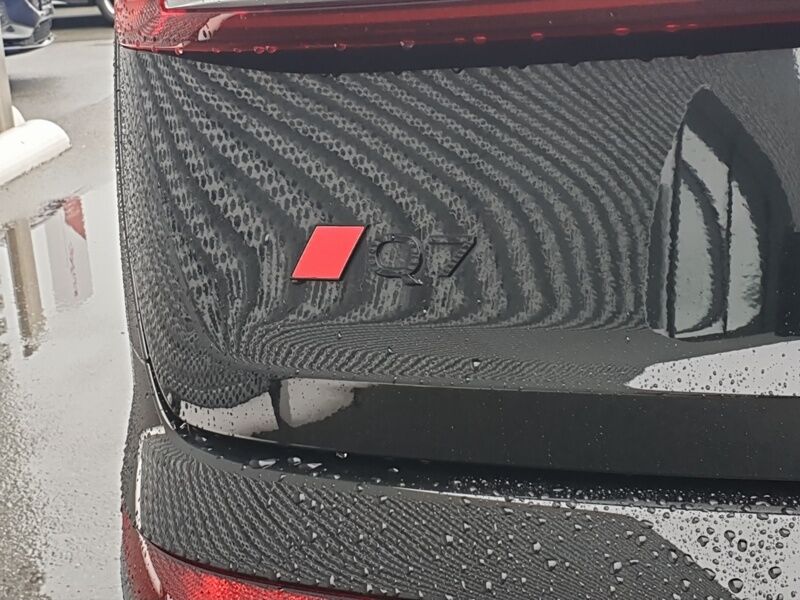 More views of Audi Q7