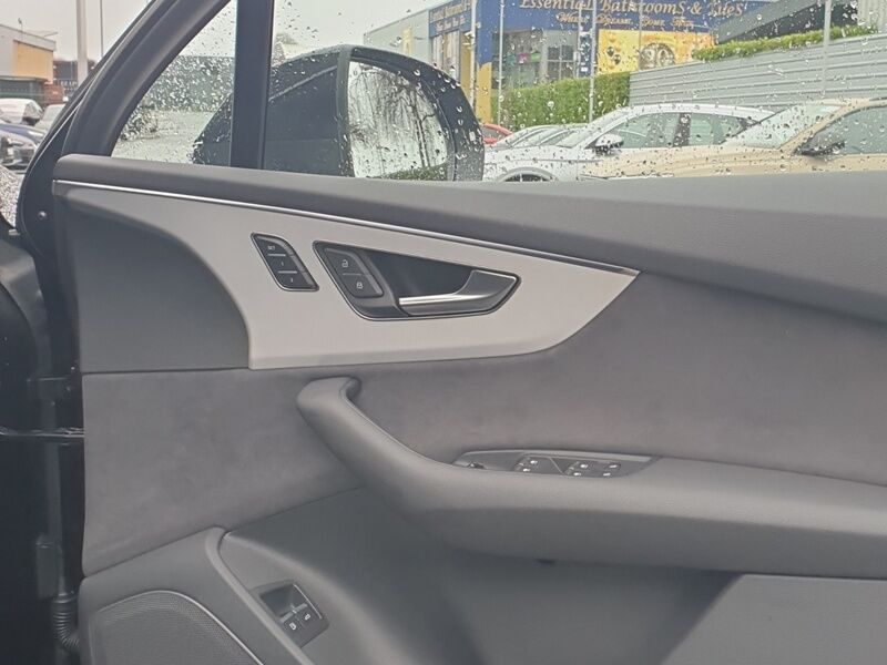 More views of Audi Q7