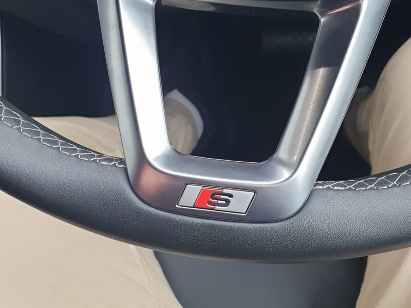 More views of Audi Q7