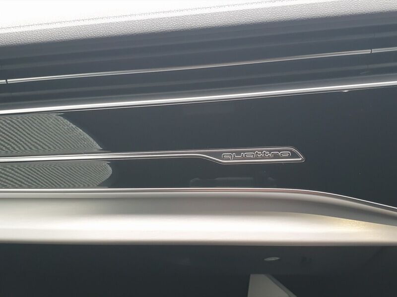 More views of Audi Q7