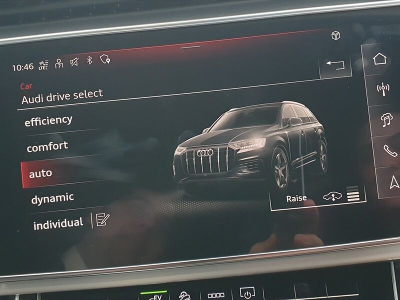 More views of Audi Q7