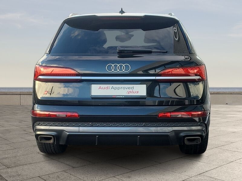 More views of Audi Q7