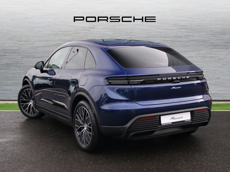 More views of Porsche Macan