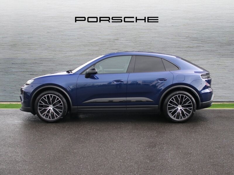More views of Porsche Macan