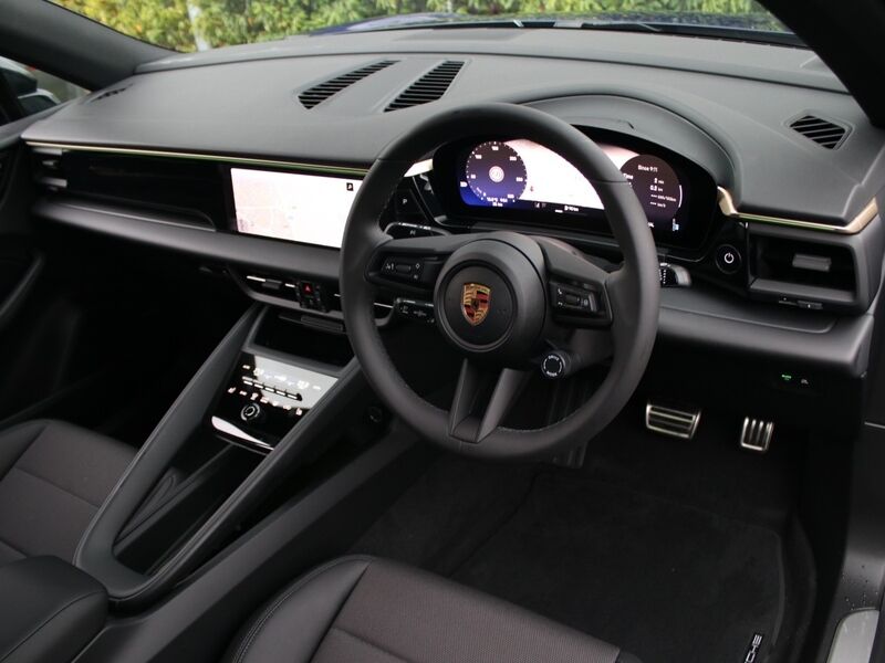 More views of Porsche Macan