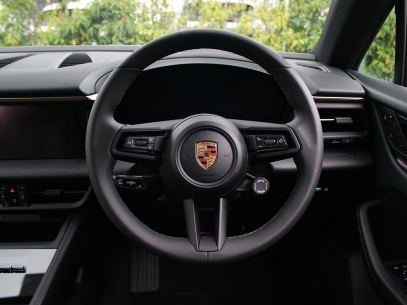 More views of Porsche Macan