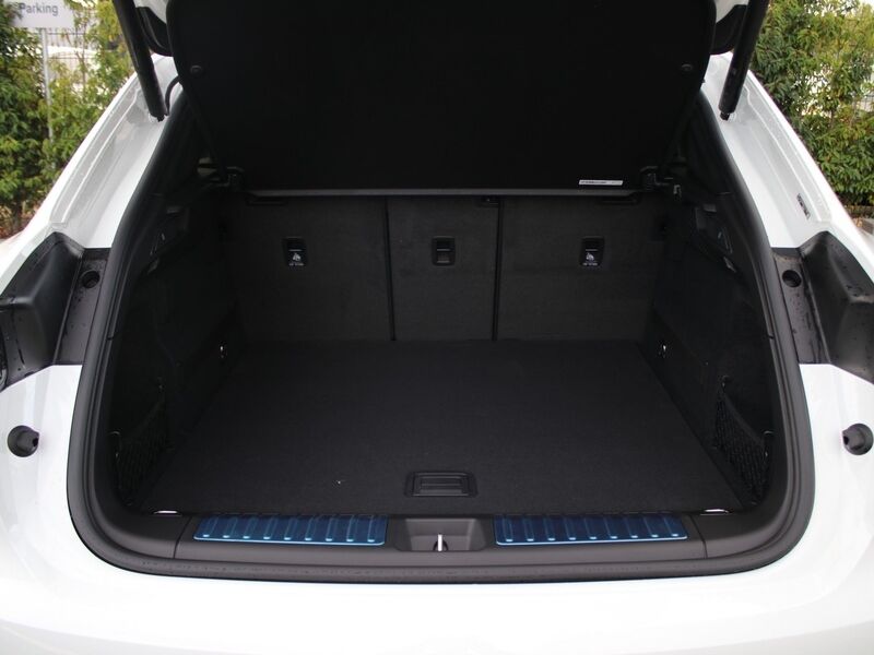 More views of Porsche Macan