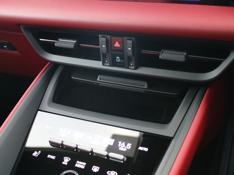 More views of Porsche Macan