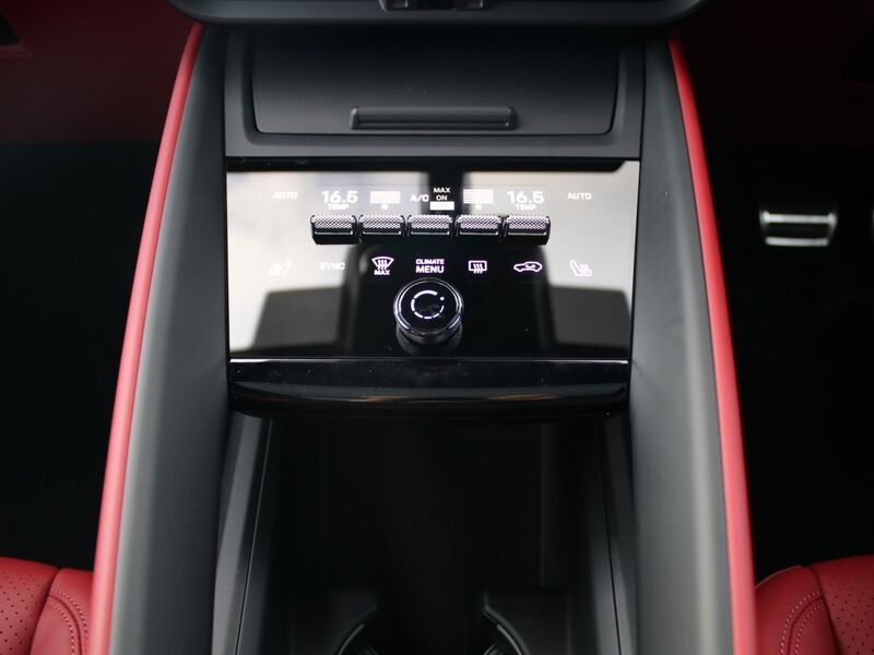 More views of Porsche Macan