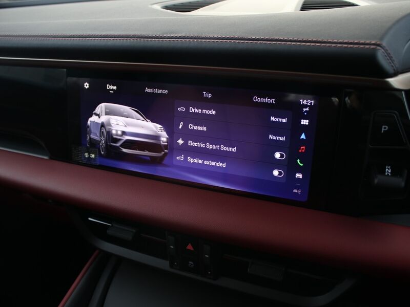 More views of Porsche Macan