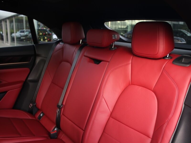 More views of Porsche Macan