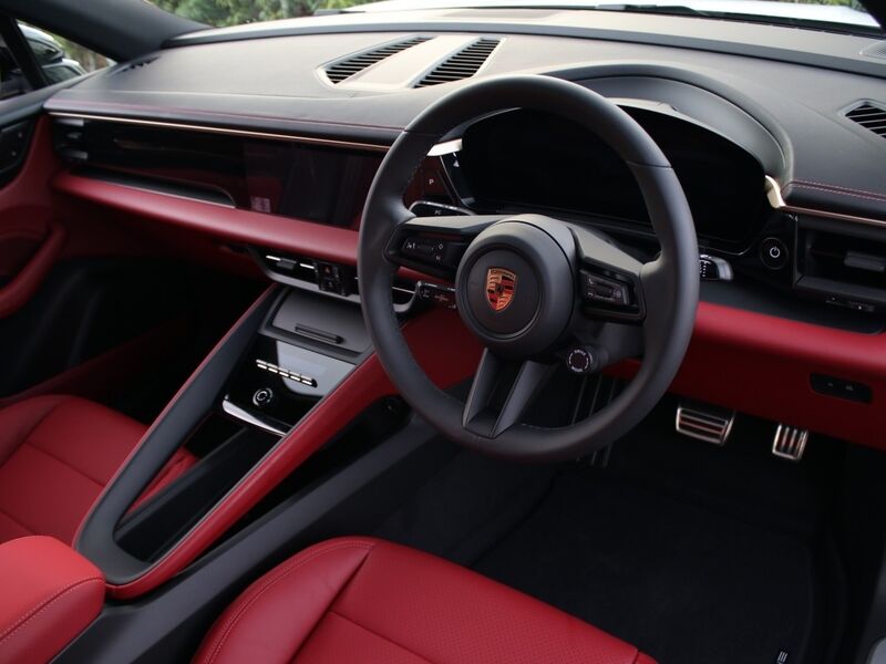 More views of Porsche Macan