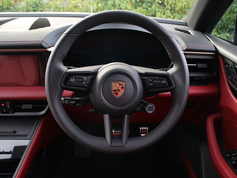 More views of Porsche Macan