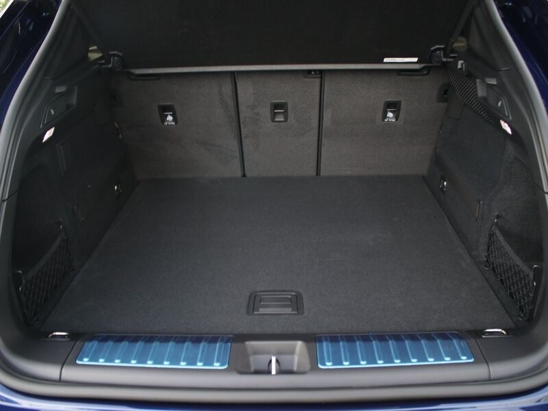 More views of Porsche Macan