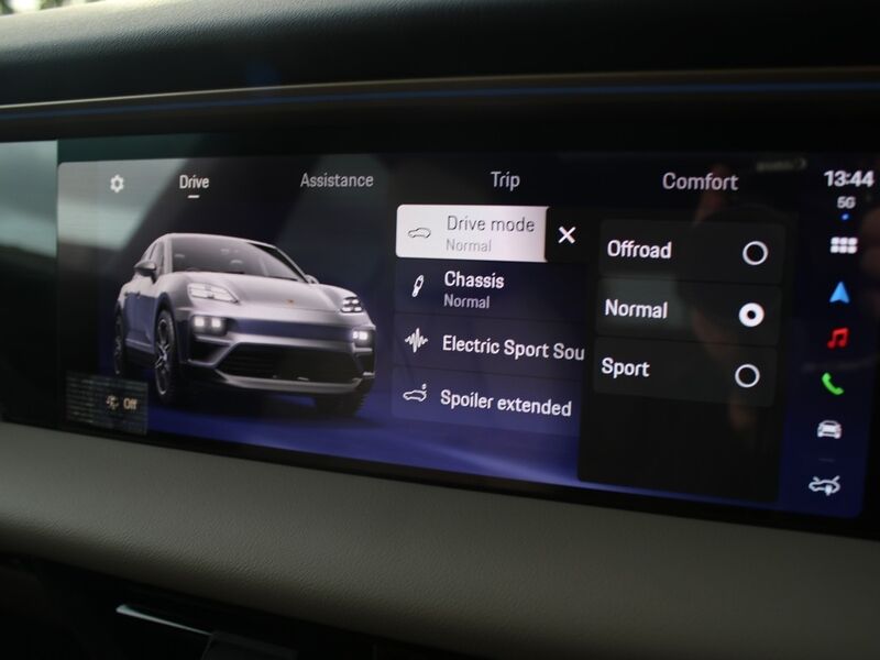 More views of Porsche Macan