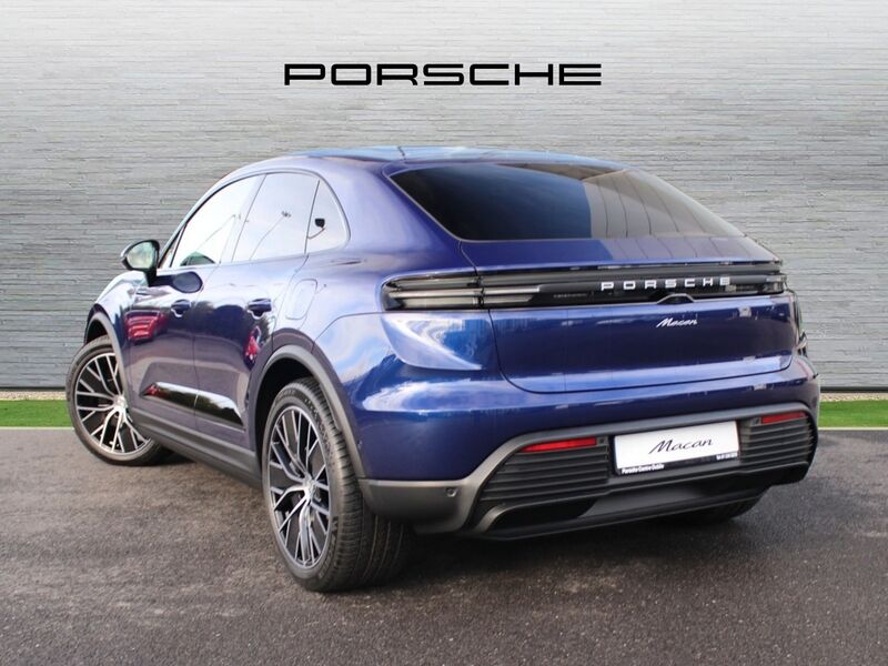 More views of Porsche Macan