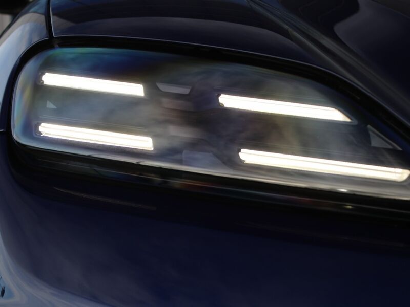 More views of Porsche Macan