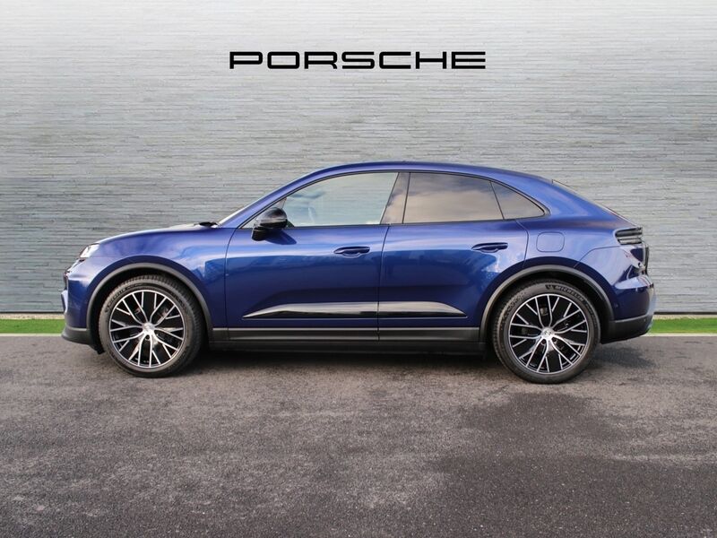 More views of Porsche Macan