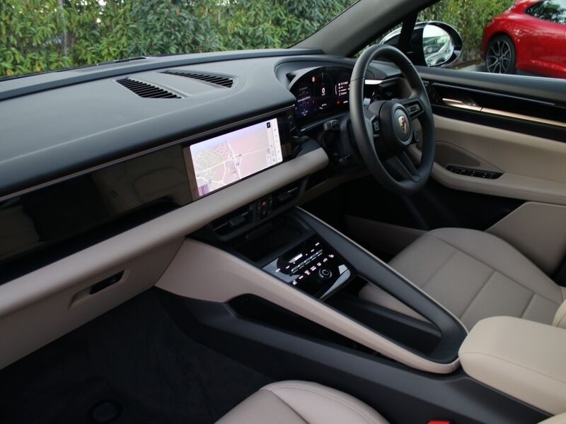 More views of Porsche Macan