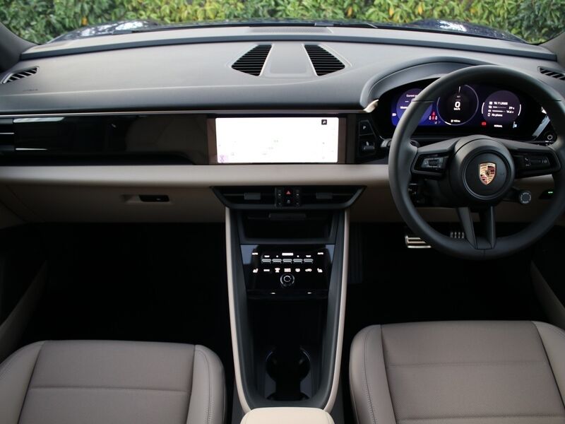 More views of Porsche Macan