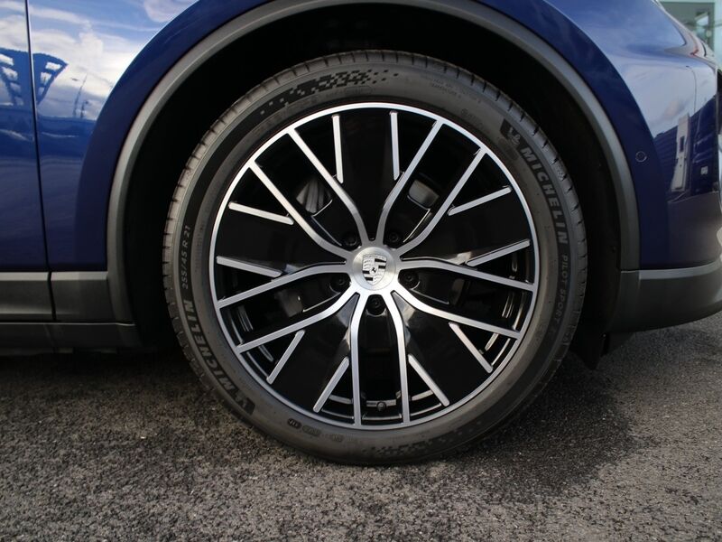 More views of Porsche Macan