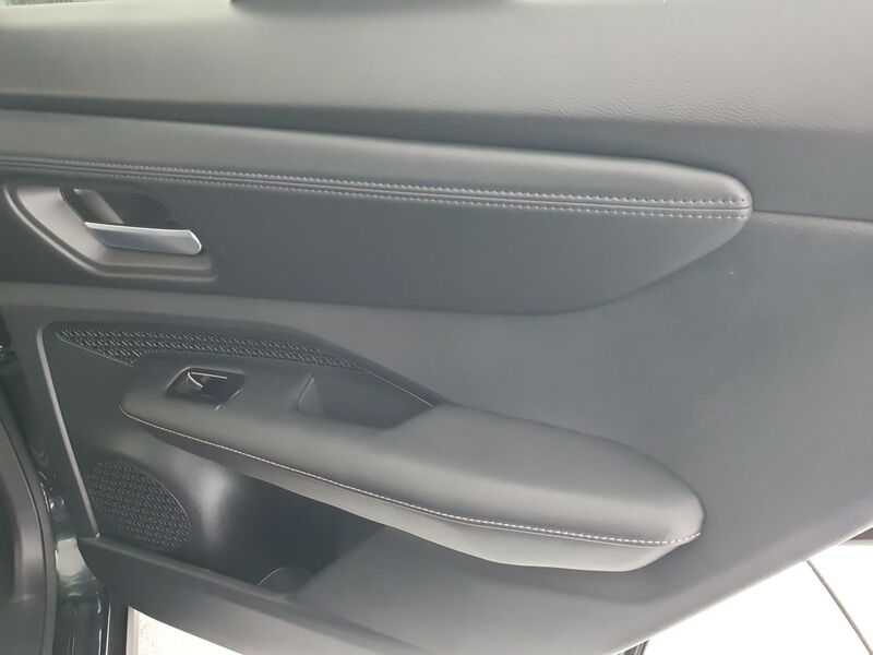 More views of Nissan Ariya