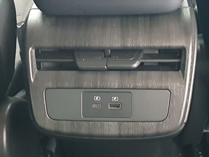 More views of Nissan Ariya