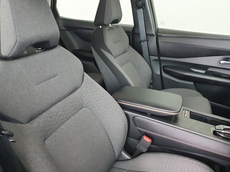 More views of Nissan Ariya