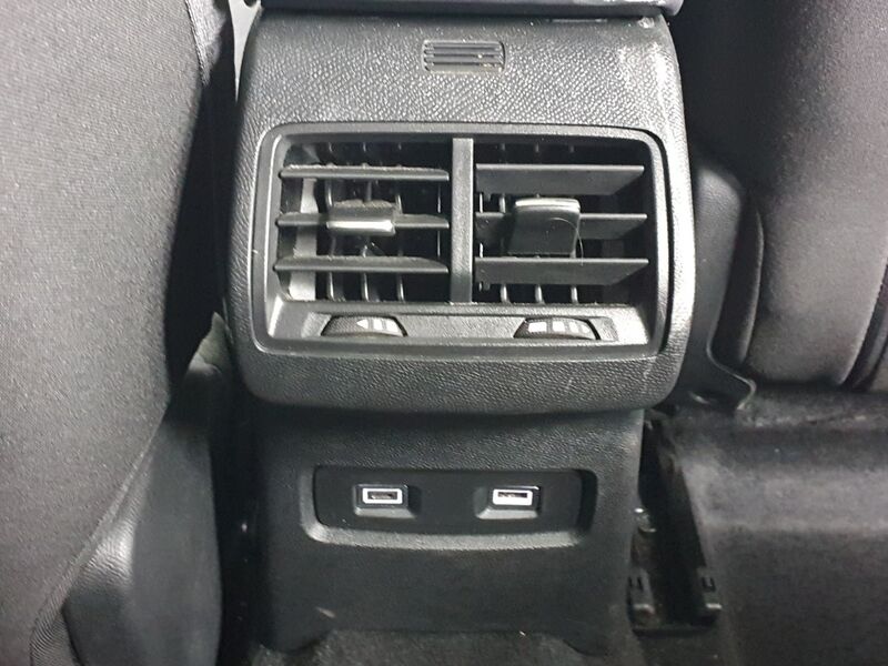 More views of Citroen e-C4