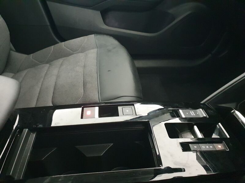 More views of Citroen e-C4