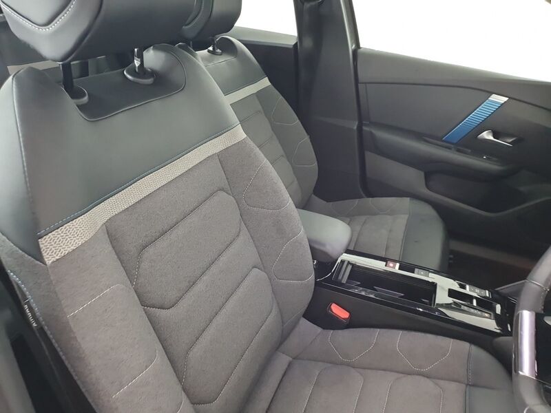 More views of Citroen e-C4