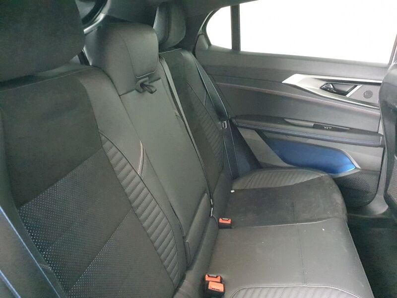 More views of Renault Rafale