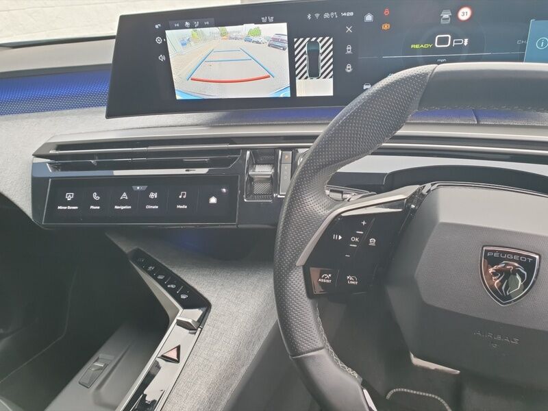 More views of Peugeot 3008