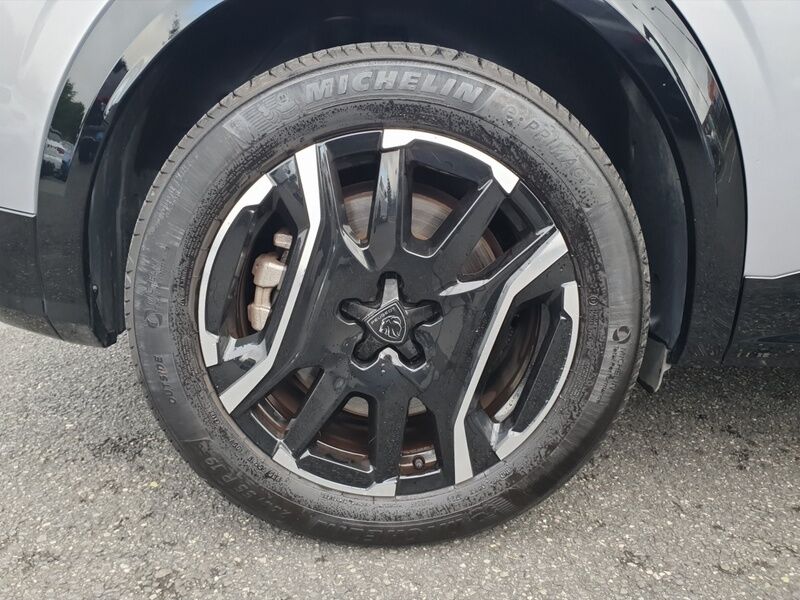 More views of Peugeot 3008