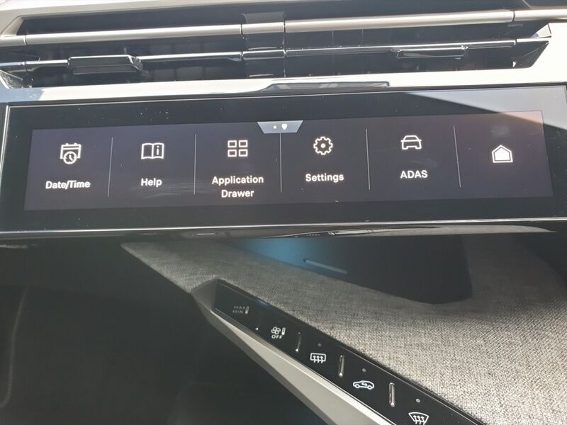 More views of Peugeot 3008