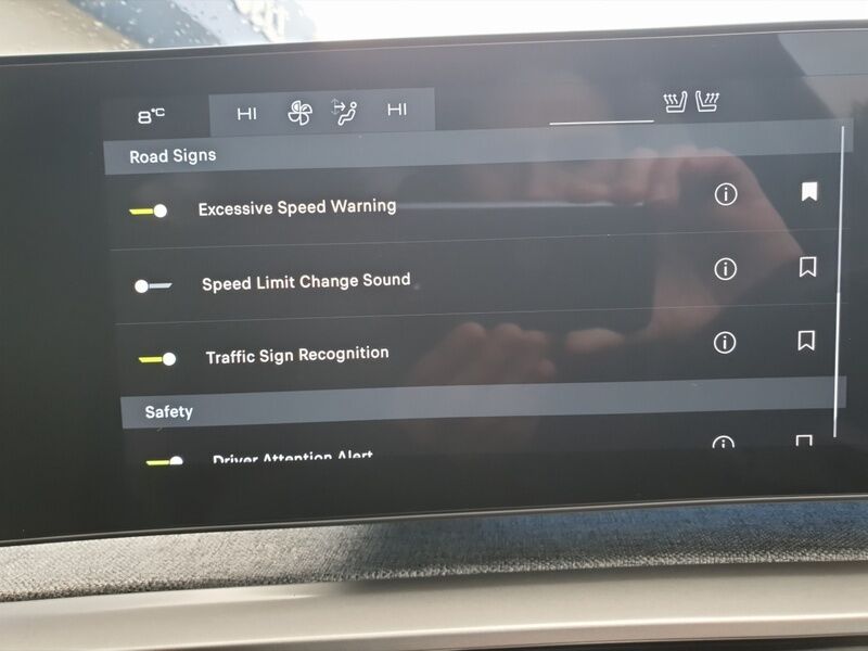 More views of Peugeot 3008