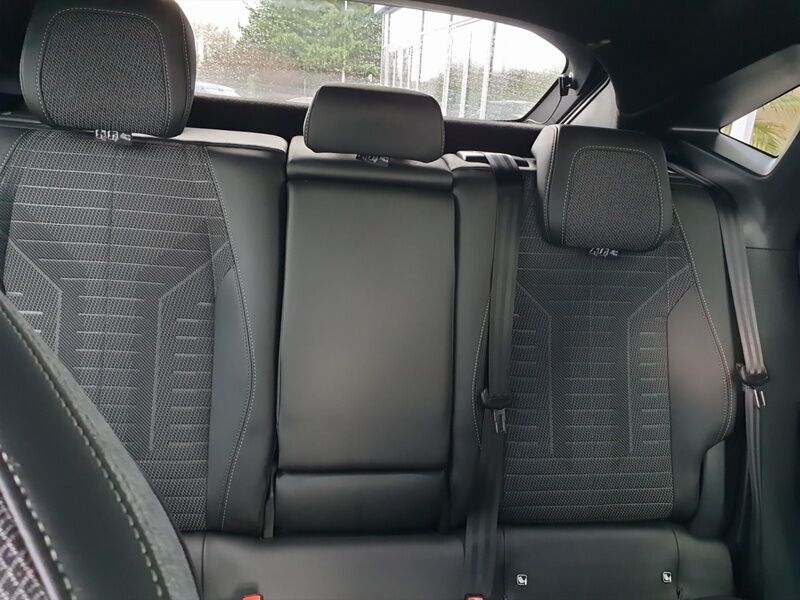 More views of Peugeot 3008