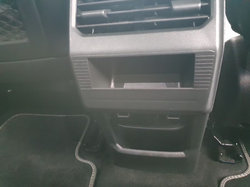 More views of Peugeot 3008