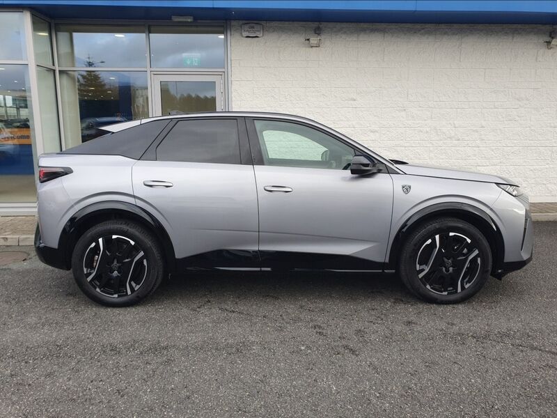 More views of Peugeot 3008