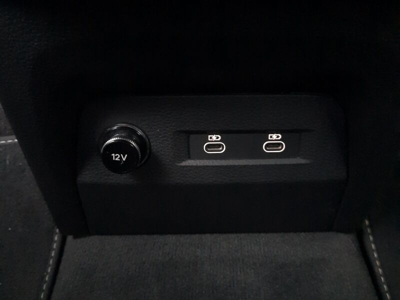 More views of Audi e-tron