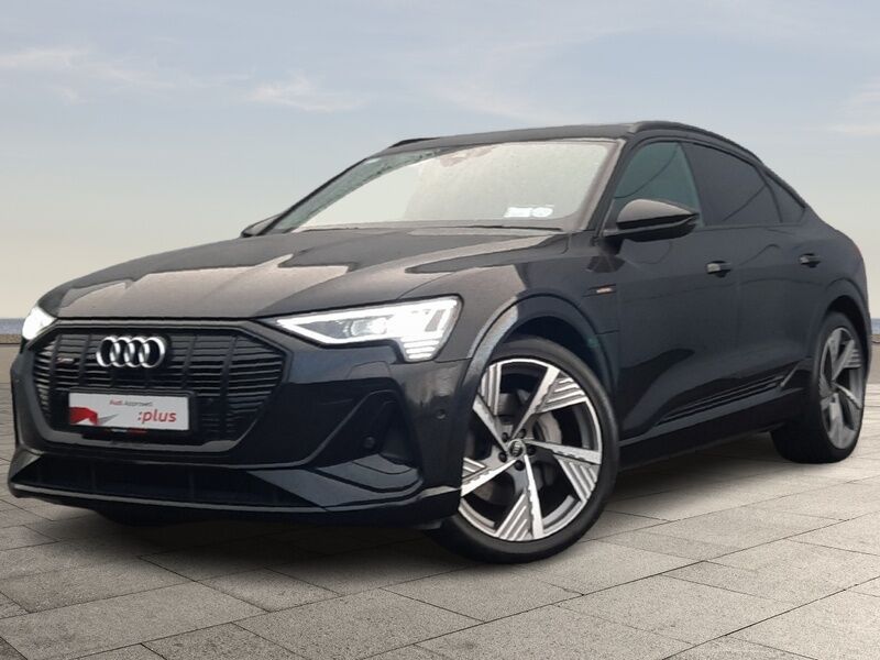 More views of Audi e-tron