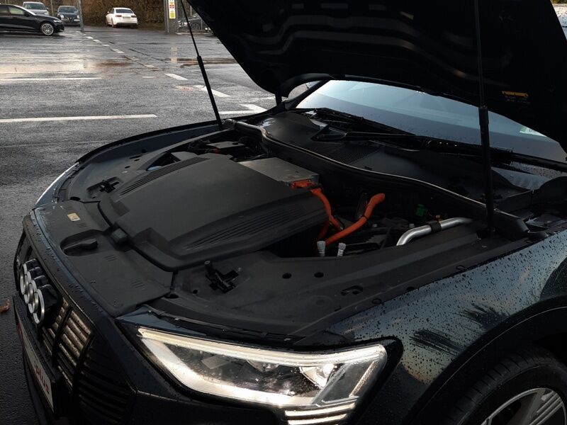 More views of Audi e-tron