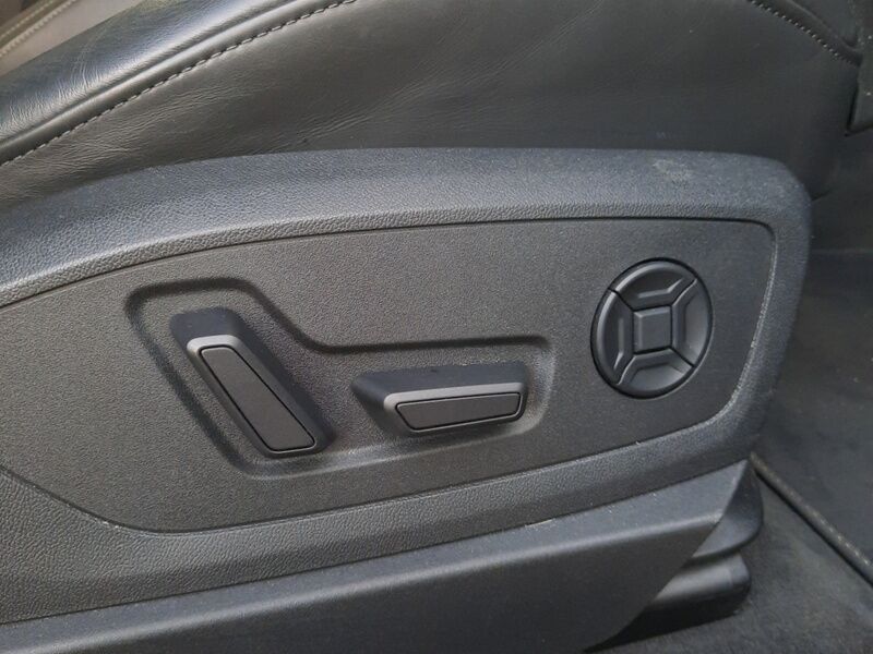 More views of Audi e-tron