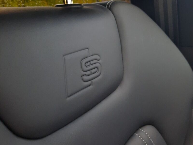 More views of Audi e-tron