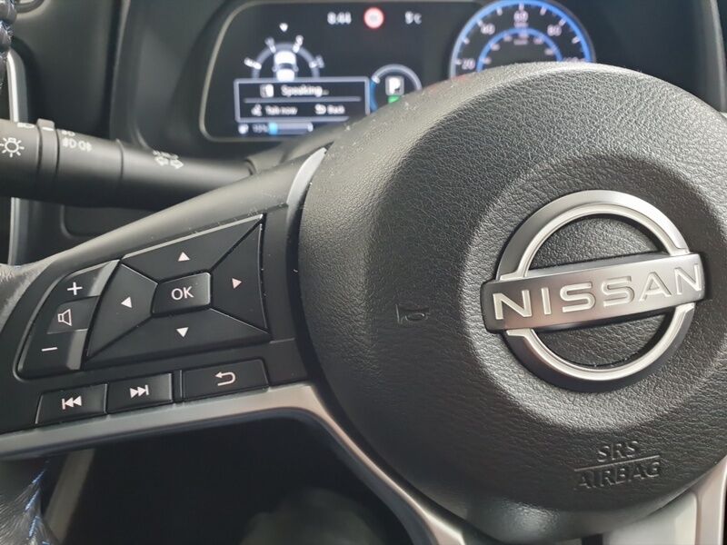 More views of Nissan Leaf