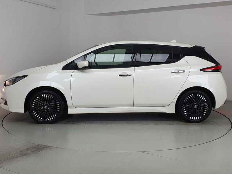 More views of Nissan Leaf