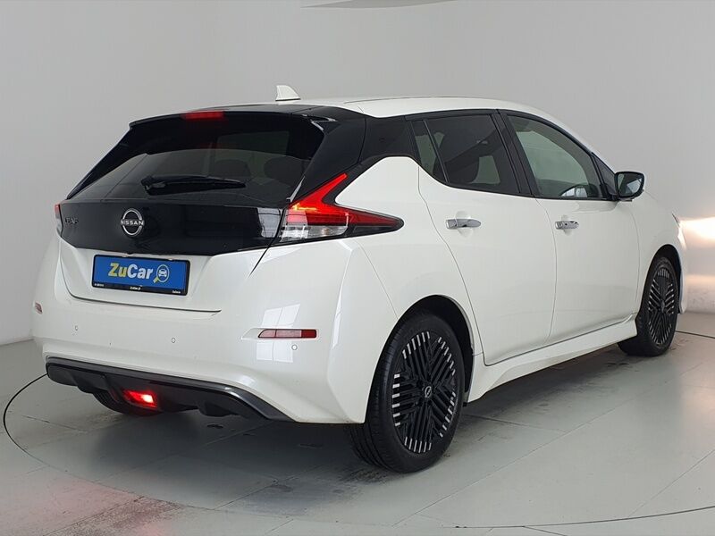 More views of Nissan Leaf