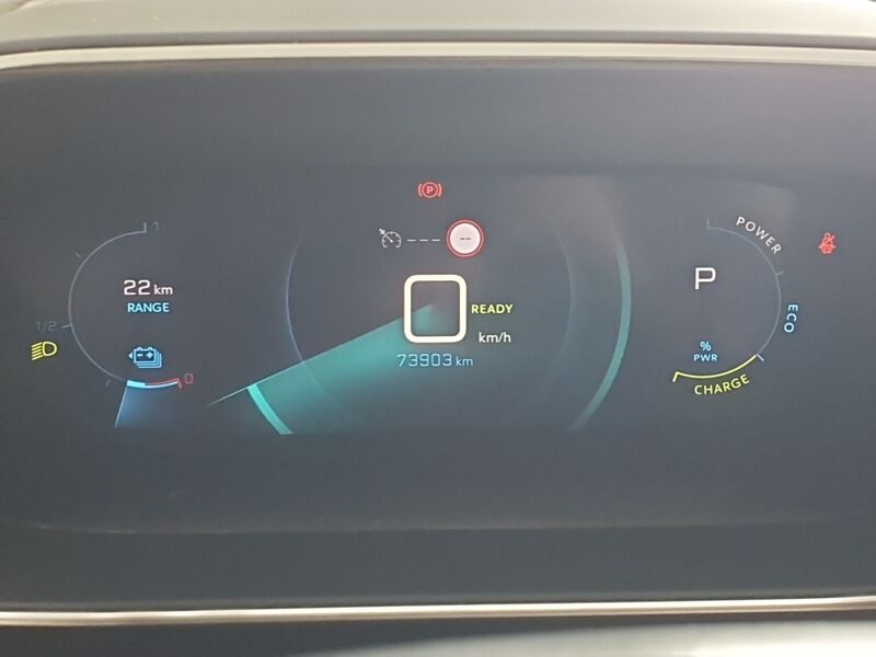 More views of Peugeot 208