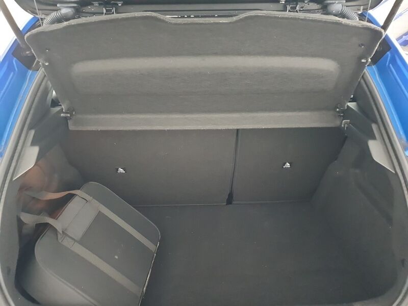 More views of Peugeot 208