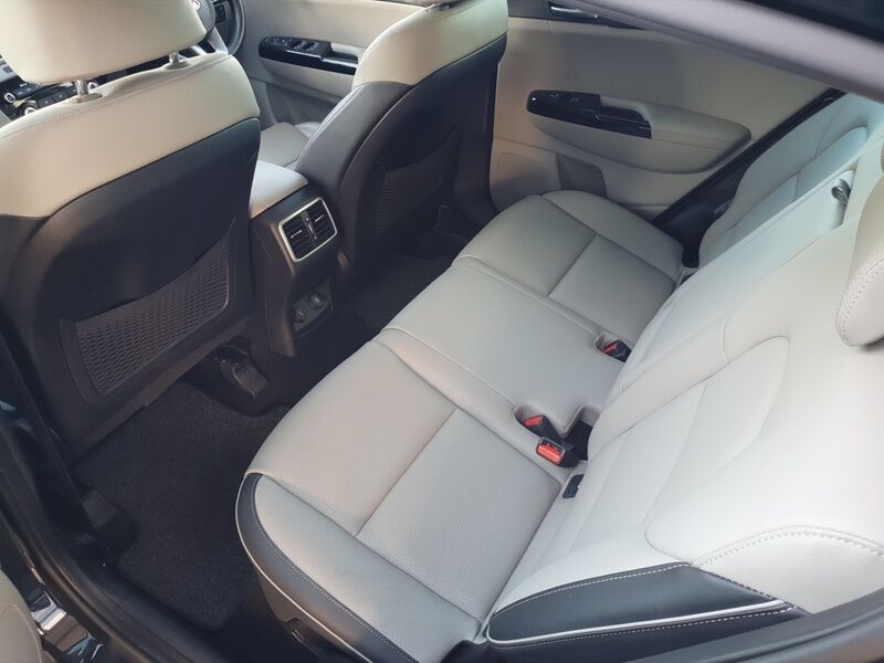 More views of Kia Sportage